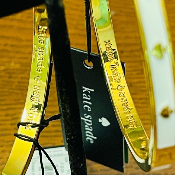 kate spade- Spot the Spade Enamel with Gold Spades in Pink or White - Picture 10 of 11